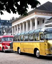 Einen Oldtimerbus mieten bei der K & K Oldtimervermietung:
Mieten Sie einen Oldtimerbus für Ihre Hochzeit, einen Geburtstag oder einen Vereinsausflug. Wir vermieten gern auch mehrere Oldtimerbusse.