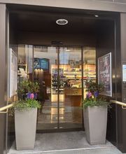 eingang-amavita-apotheke-stadthaus