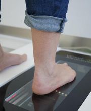 Orthopädische Schuheinlagen auf Mass gefertigt in der Region Lenzburg