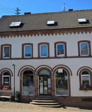 Aussenansicht der Hummel-Apotheke