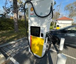 Shell Recharge Charging Station Bild 1
