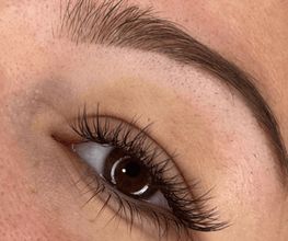 Noemi Nails & Beauty - Biasca Bild 6
