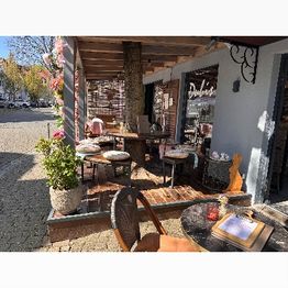 Dubis Restaurant & Grill