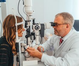 Behandlung von Prof. Dr. Thomas Bertelmann - Augenarztpraxis Wetzlar ocularis.pro