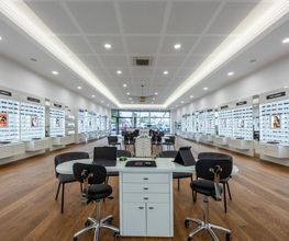 Opticien BERNAY-MENNEVAL Optical Center image 11