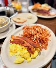 Cindi's NY Deli & Restaurant image 14