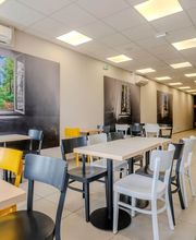 B&B HOTEL Cambrai image 11