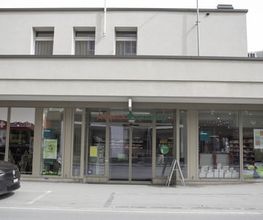 ausserhalb-amavita-apotheke-kongress