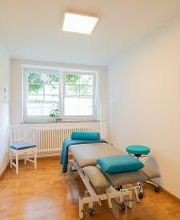 Physionell Julia Neelsen und Team Bild 4