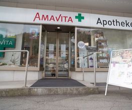 eingang-amavita-apotheke-ilanz