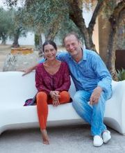 Marisa Osorio Farinha et Philippe Chupin dans leur maison au Portugal. Créateurs en France pour SIECLE Paris.

Photo Christophe Dugied