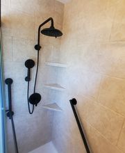 Thirty-3 Bath image 4