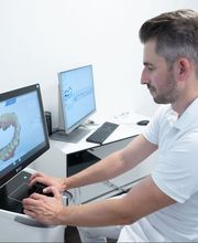 Dr. med. dent. Bettschart Cyrill Bild 10