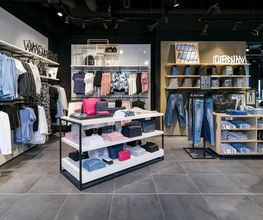Calvin Klein Outlet immagine 5