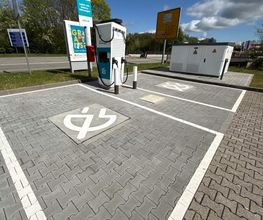 Shell Recharge Charging Station Bild 1