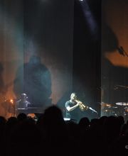 Jazz ist alt, Jazz ist neu, Jazz ist Vielfalt, Jazz ist für Alle – Unser Programm zeigt den Jazz in all seinen Spielarten: Traditionelles neben Innovativem, Grenzgänger neben Weltstars der Szene und Nachwuchskünstlern aus der Region. Unser Engagement gilt einer starken, gesunden und vielfältigen Musikszene, einer musikbegeisterten und motivierten Jugend sowie dem Ziel, Karlsruhes Kulturangebot um hochwertige Konzerte zu bereichern und unserem Publikum den besonderen Jazzmoment zu ermöglichen. Jazz ist unsere Leidenschaft.