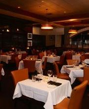 Classic interiors and lively jazz make each Sullivan’s experience unique.