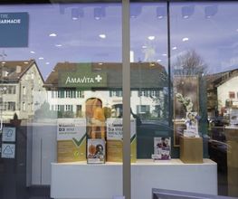 en-dehors-de-la-pharmacie-amavita-cheseaux