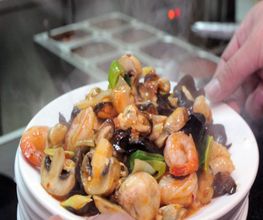 Au Wok Palace image 4