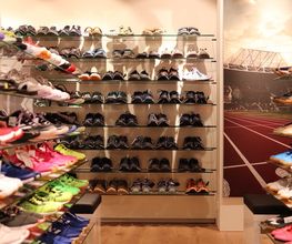 MUECKE in München im daseinstein Einkaufszentrum Sportschuhe und Wanderschuhe