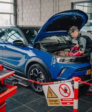 Õns bedrijf is gecertificeerd in service aan electrische en hybride personen- en bedrijfswagens van het merk Opel.