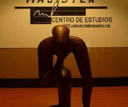 centro-estudios-magister-estatuilla-05.jpg