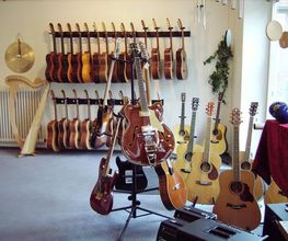 Rössler Gitarren Bild 9