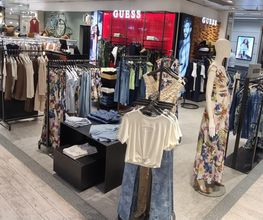 GUESS imagen 5