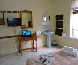 habitaciones-hostal-05.jpg