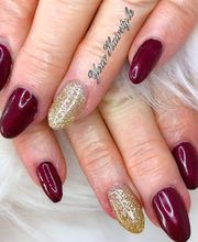 Gel-Nägel mit Laurii Pulvergel-System