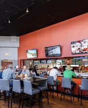 Oggi's Sports | Brewhouse |Pizza image 2