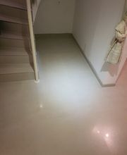 Viertel gewandeltes Treppenhaus.