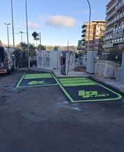 IPLANET Ricarica in sicurezza in modalità ultra fast per tutti i veicoli elettrici.