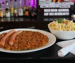 Linsen mit Spätzle und Saitenwürsten
