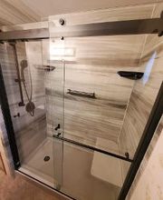 Thirty-3 Bath image 3