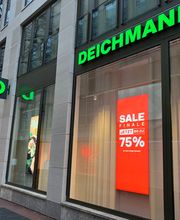 Außenansicht des DEICHMANN Stores Köln. Abgebildete Aktionen und Verfügbarkeiten können je nach Zeitpunkt und Standort variieren.