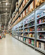 Topla Laden- und Inneneinrichtungs AG Bild 1