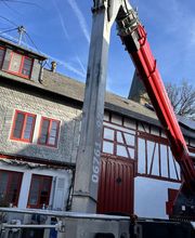 Reparatur mit der Hubarbeitsbühne