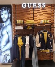 GUESS imagen 2