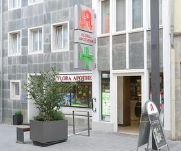 Aussenansicht der Flora-Apotheke