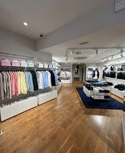 Tommy Hilfiger image 8