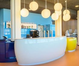 Lobby bar