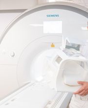 Dr. Lins | Ihre MRT Radiologie Privatpraxis Nürnberg | Schnelle Termine | Vorsorge und mehr Bild 2