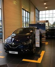 Renault Avranches - Car Lovers image 4