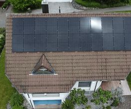 Photovoltaikanlage richtung Süden mit Fullblack Solarmodulen