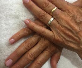 estil-perruquers-manicura-04.jpg