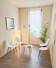 Caroline Thomas Ter'Happy image 3