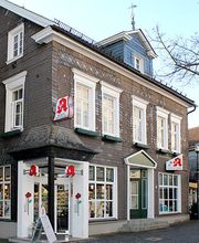 Aussenansicht der Rosen-Apotheke