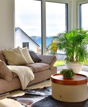 Lassen Sie sich durch unsere Wohnbeispiele im Musterhaus Zweibrücken begeistern und zum Hausbau beraten. 