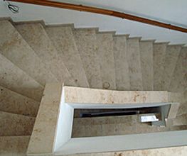 Natursteintreppe